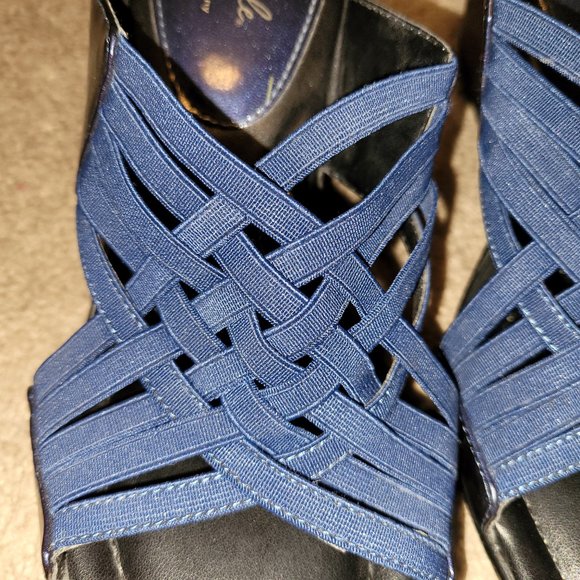 FINAL PRICE Hush Puppies Navy Elastic Strappy Wedge Sandals 9 - Picture 2 of 7